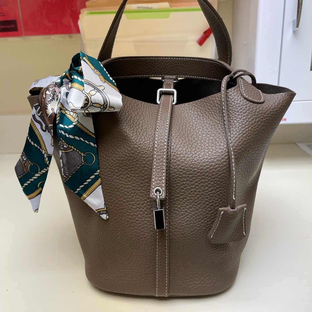 Elegant Brown Leather Bucket Bag